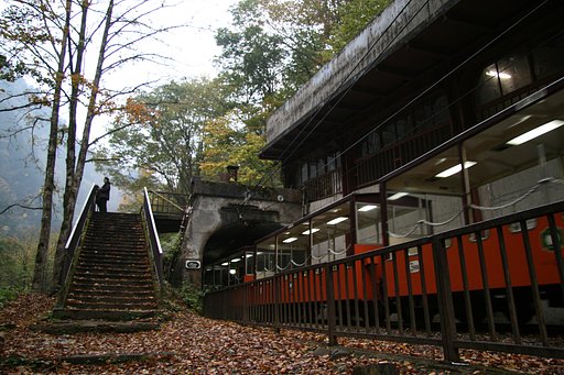 【木】峡谷の駅