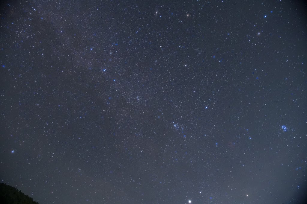 北東の秋空