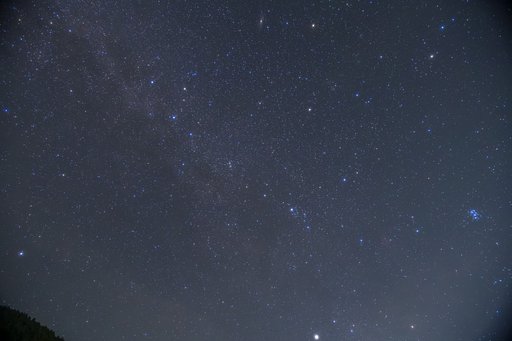 北東の秋空