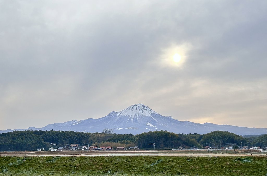 早朝の大山