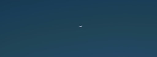 外は白い月の夜