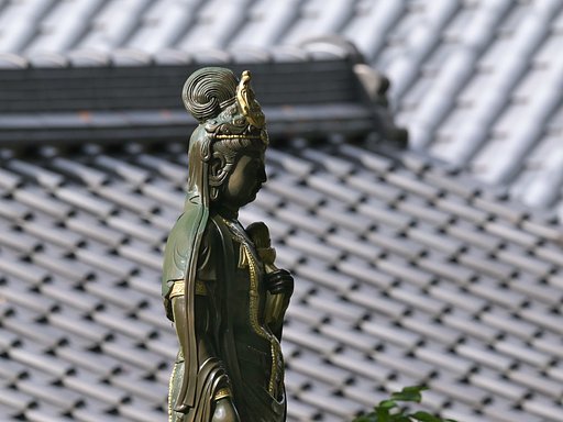 観音立像