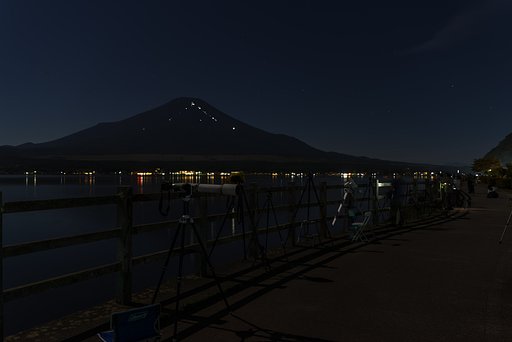 月待ち人