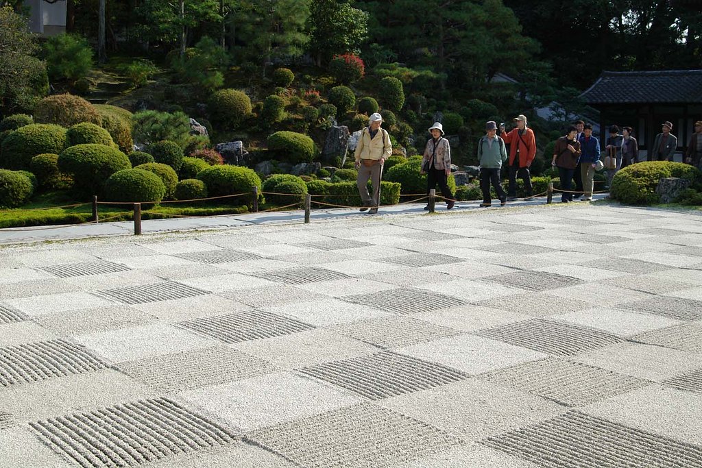 拝観の行列