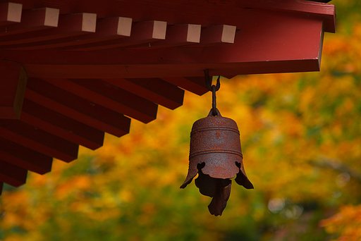三重の塔と紅葉