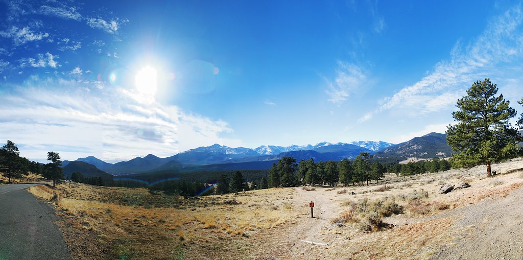 遥か彼方の山並み