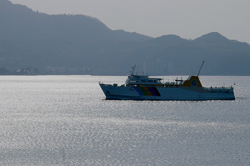 光の海に着く
