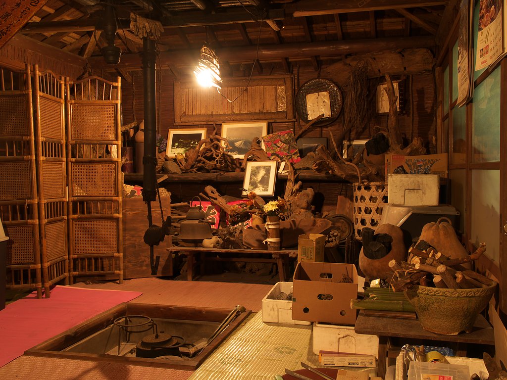 囲炉裏のある部屋