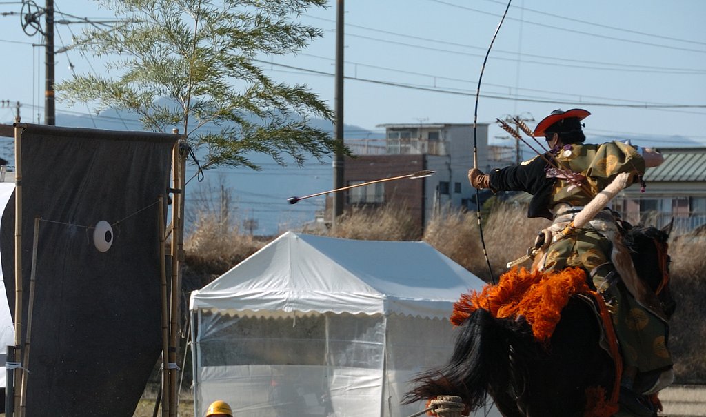 小田原梅祭りの流鏑馬　トリミング1