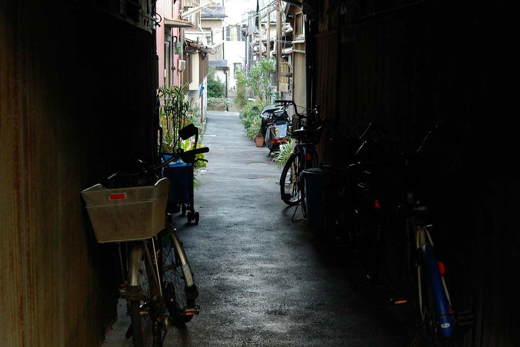 路地裏