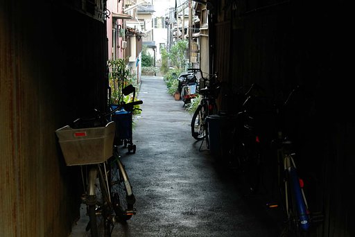 路地裏