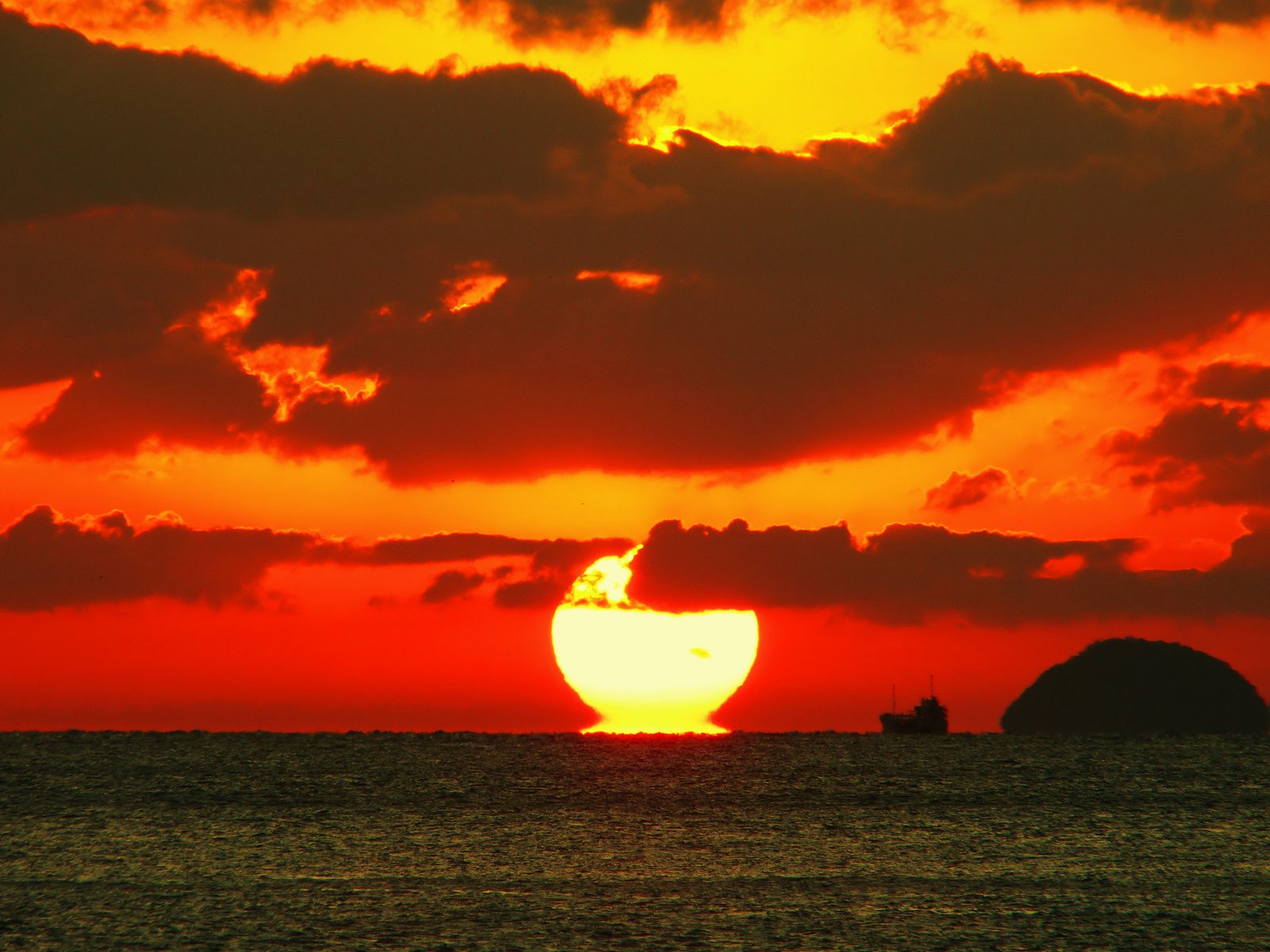 瀬戸の夕景　だるま夕日Ｐ