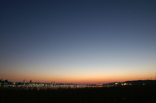 日の出前