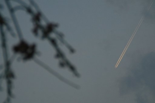 遠い飛行機雲