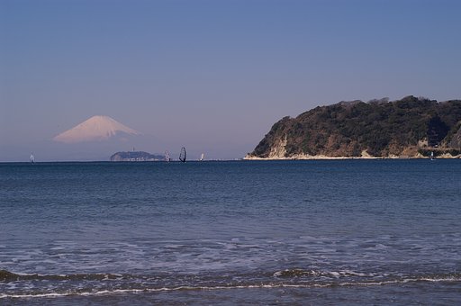 湘南より富士を望む
