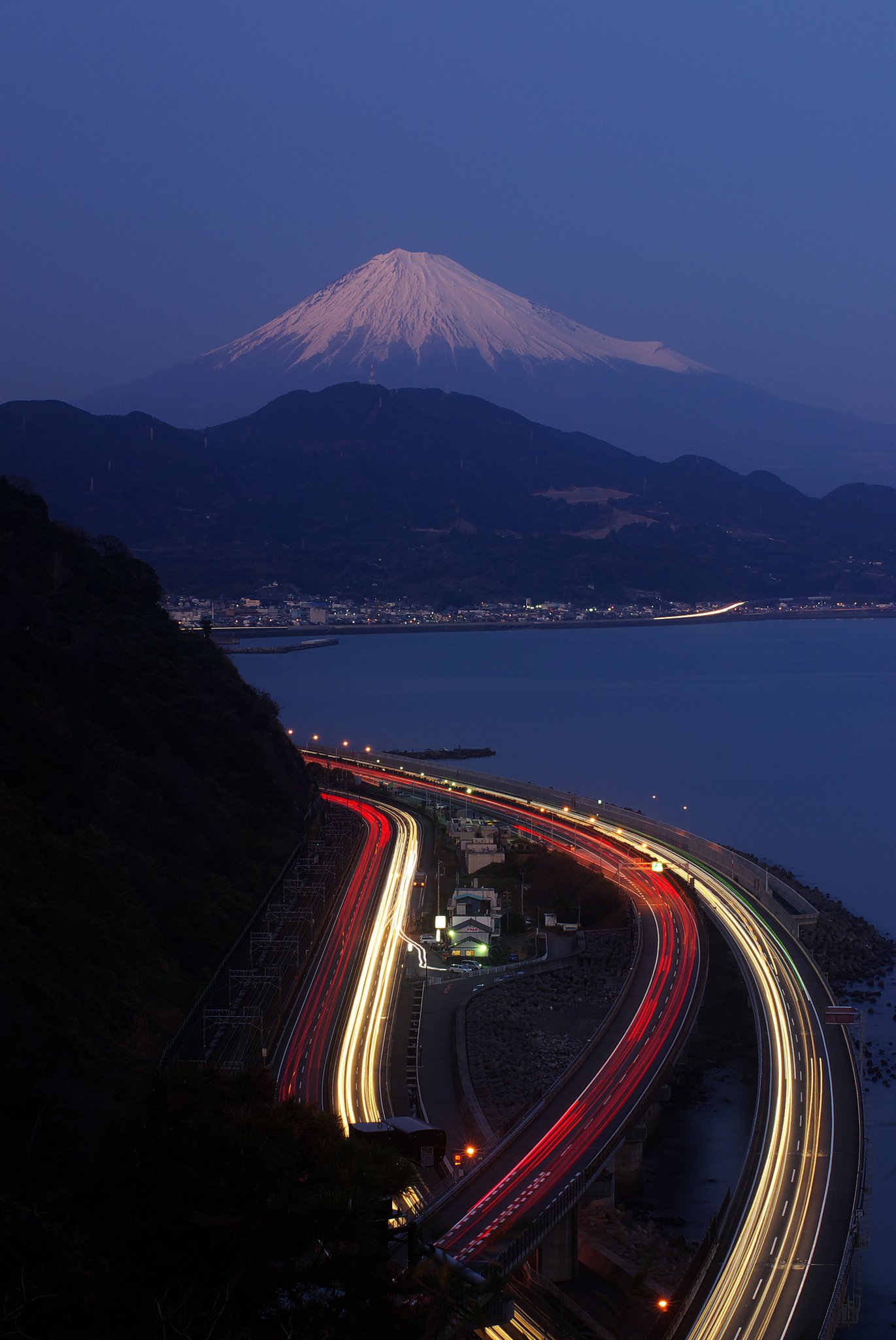 夕暮れの大動脈
