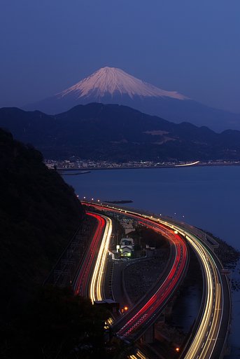 夕暮れの大動脈
