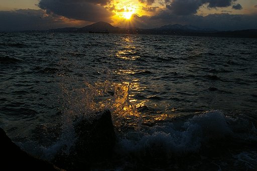 真西へ沈む