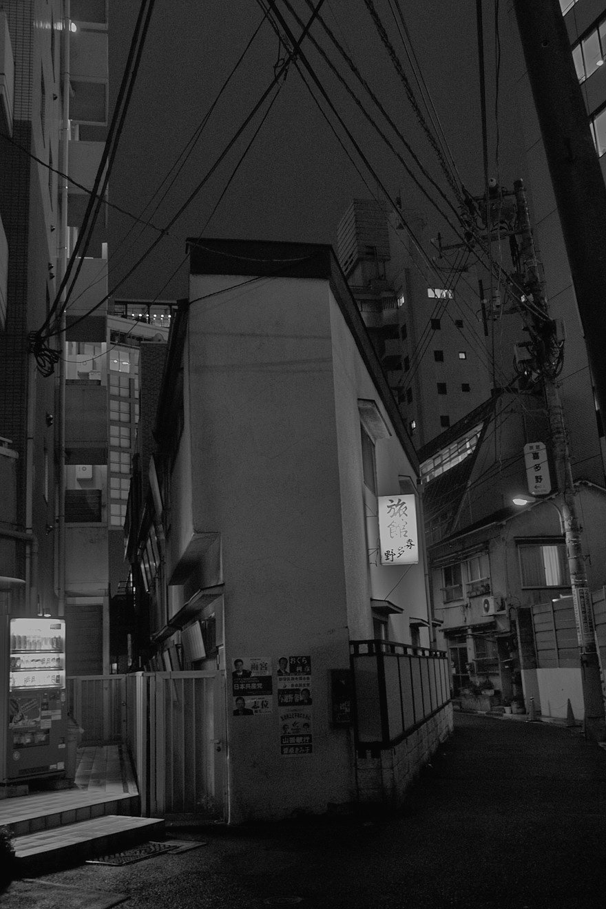 新宿、裏町、夜の街