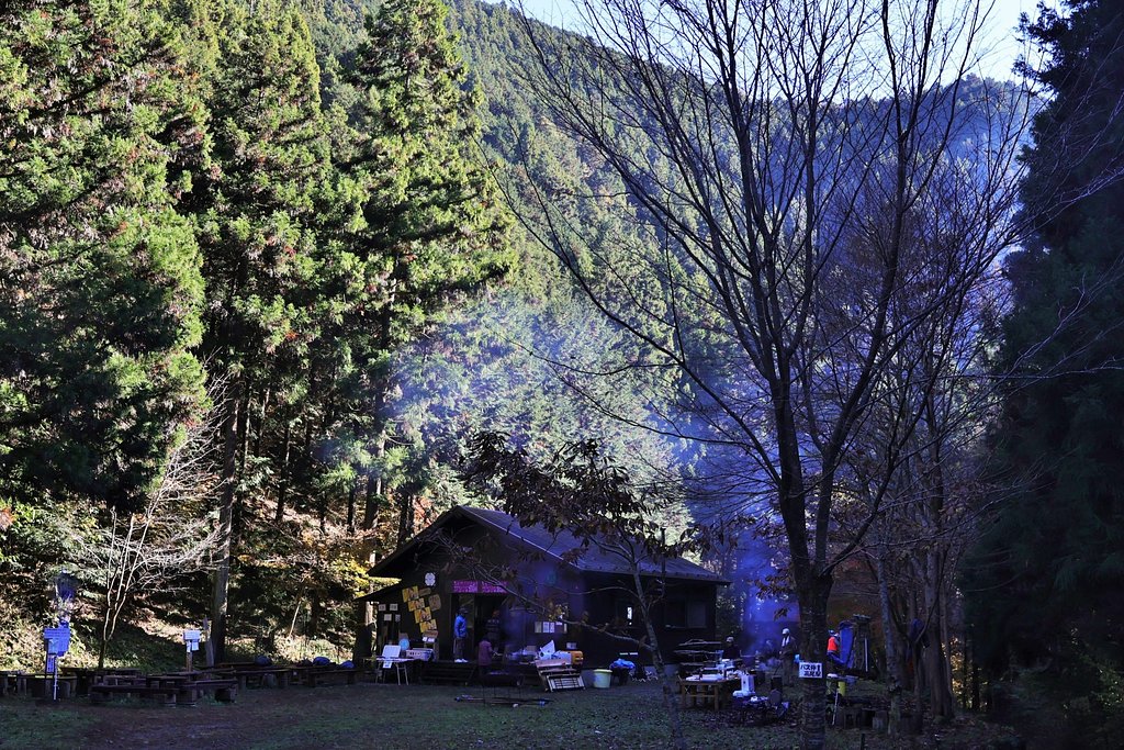 山の朝