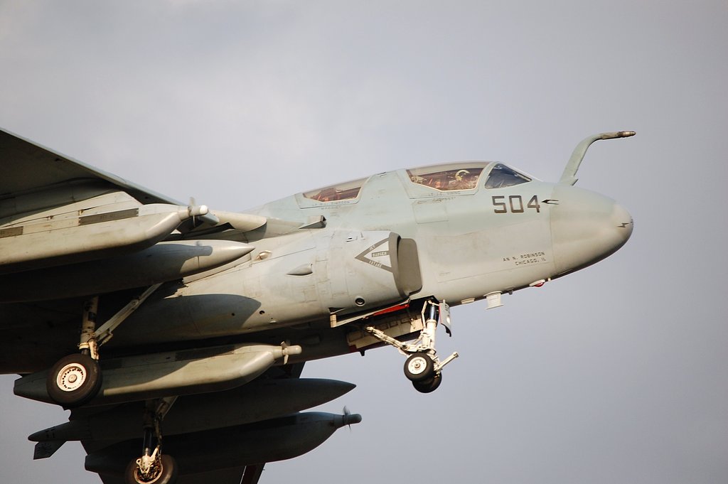 戦闘機とパイロット