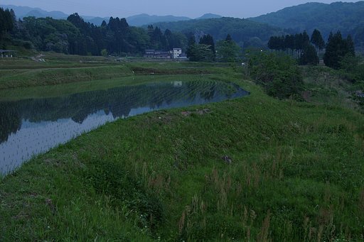 山里の夕暮れ１