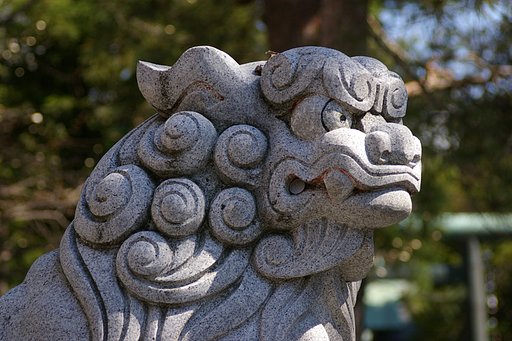 鋭い表情