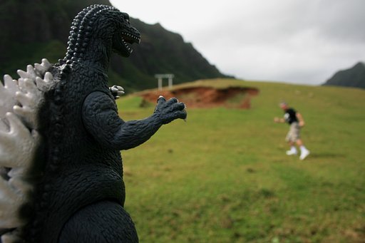 ゴジラ　vs　カズ