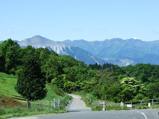 削られる名峰