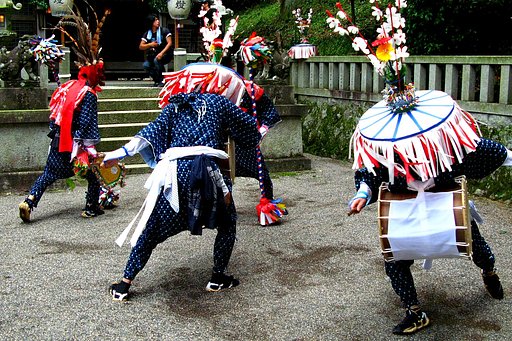 黒滝花笠太鼓踊り　３