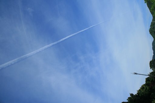 飛行機雲・雲影