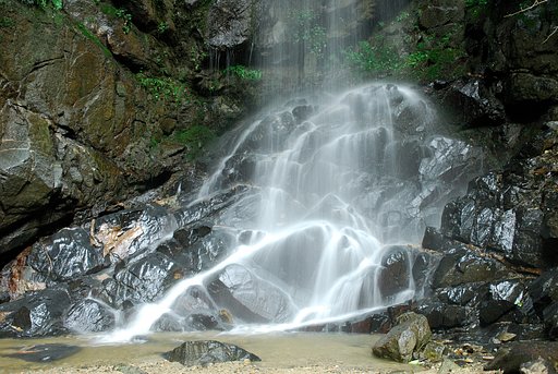 滝水