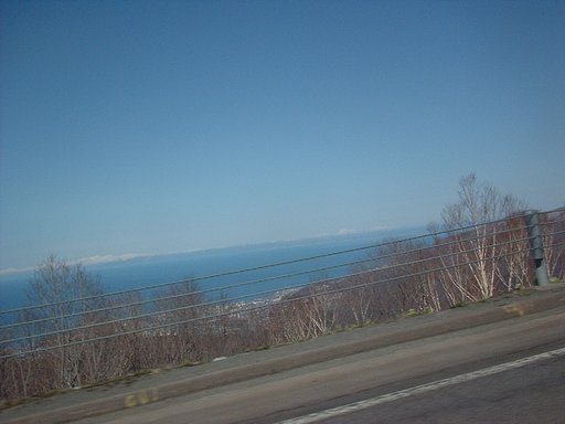 海の向こうに・・