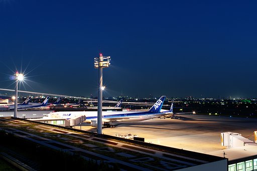夜の空港