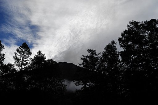 男体山