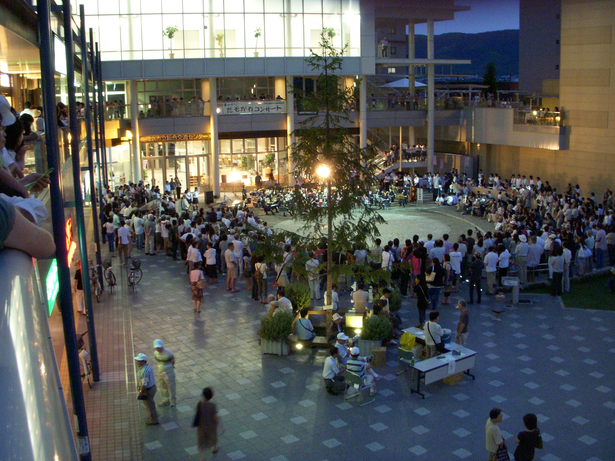 駅前のコンサート