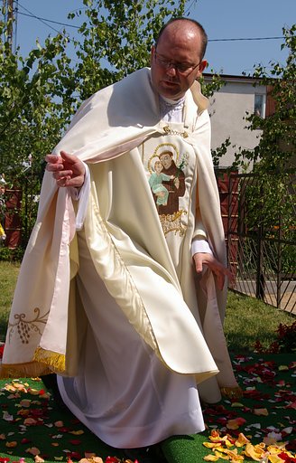 Solemnly it God Body