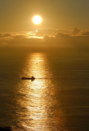 太平洋の夜明け