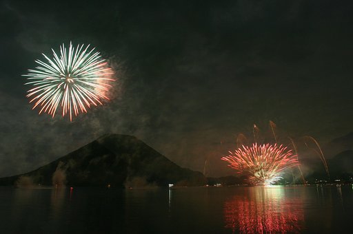 湖上の花火2