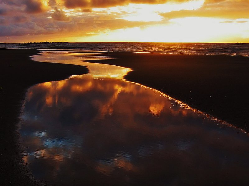 夕照海岸