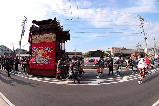 山車移動中