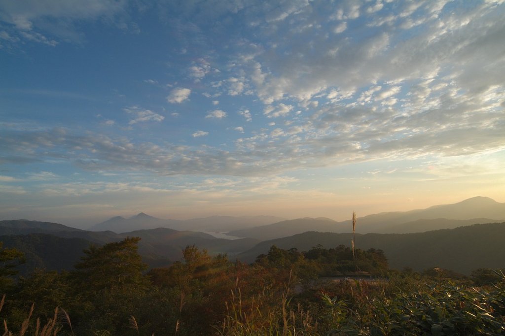 磐梯山と桧原湖の夕暮れ