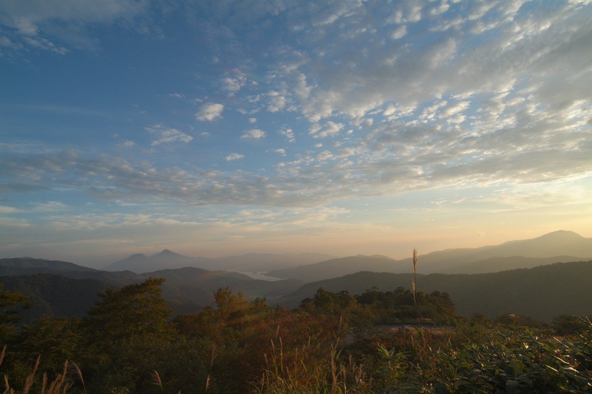 磐梯山と桧原湖の夕暮れ