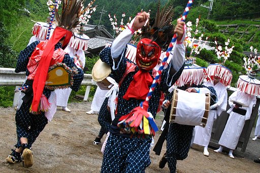 黒滝花笠太鼓踊り　２