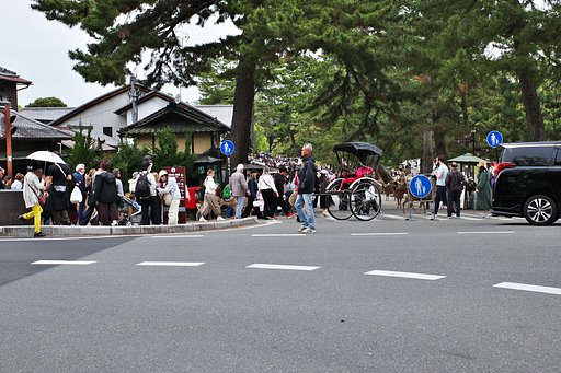 大仏前交差点付近