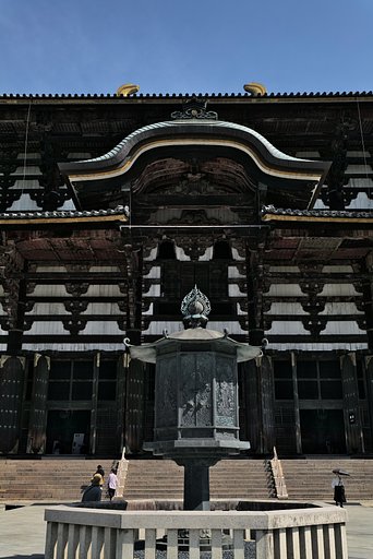 国宝『金銅八角燈籠』