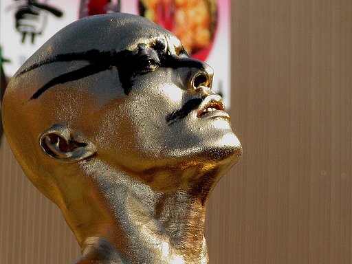 金粉男