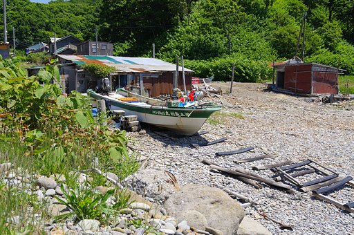 寒村の船揚げ場