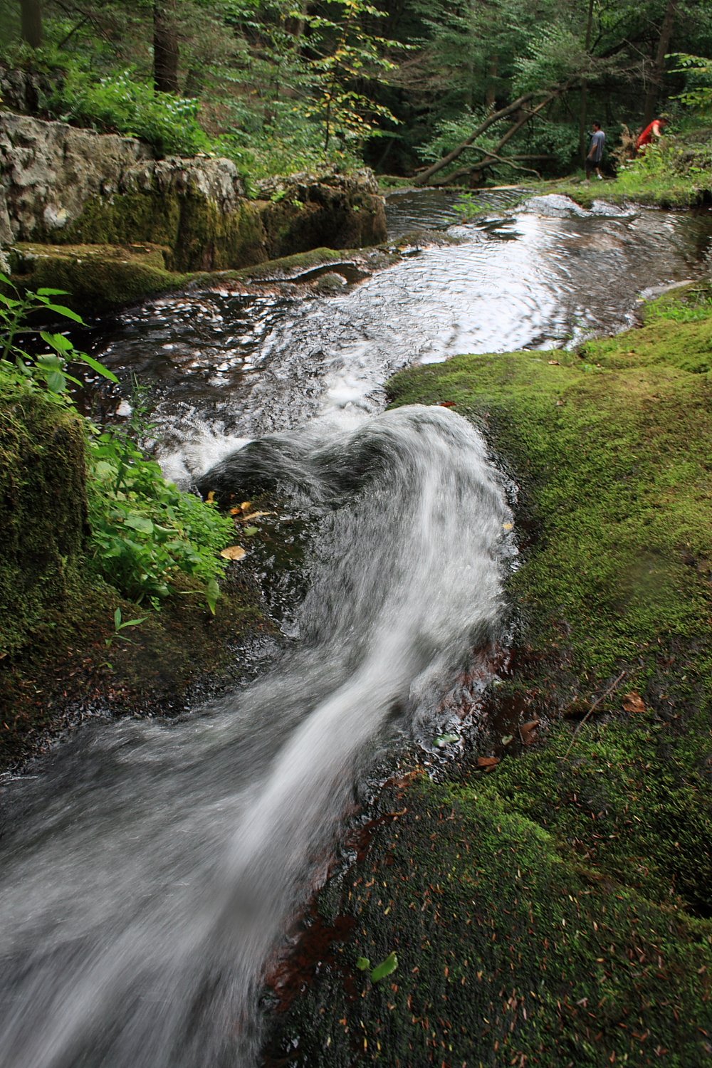 小川