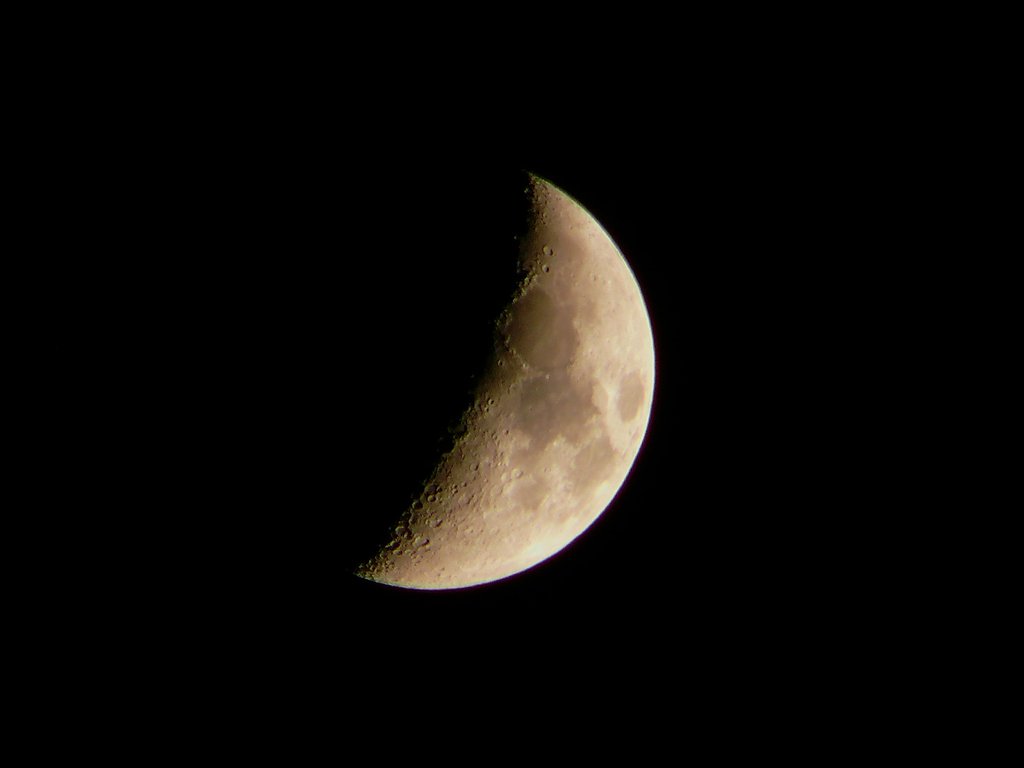 今夜は月齢６．９